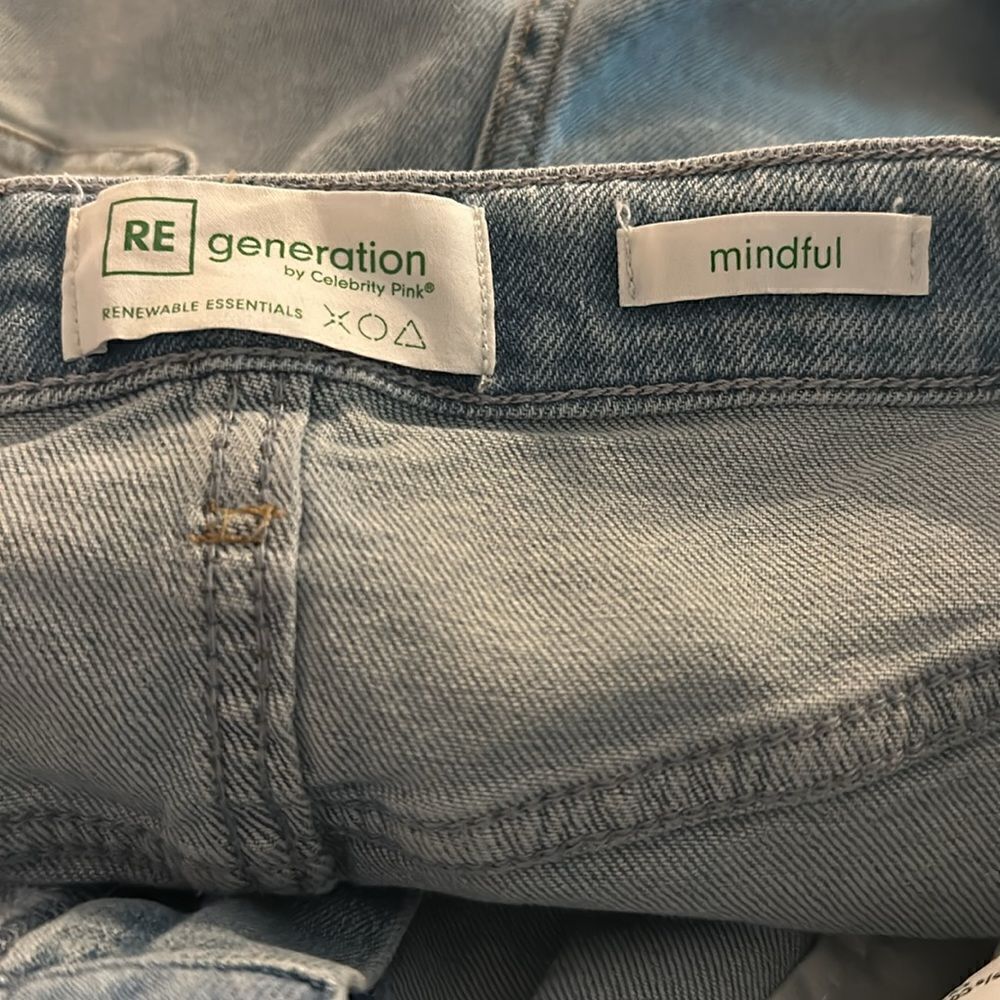 Celebrity Pink ReGeneration Mindful Denim Jean Mom High Rise Shorts 11/30 NWT - Picture 6 of 7